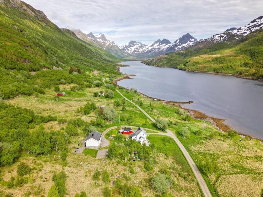 The Little Red Cabin Lofoten Urda Exteriör bild